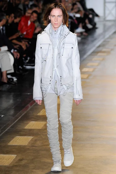 Look 24